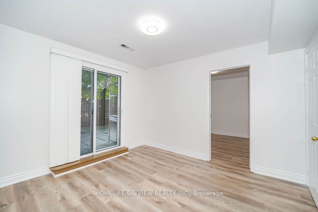 12 Poplar Cres, #34