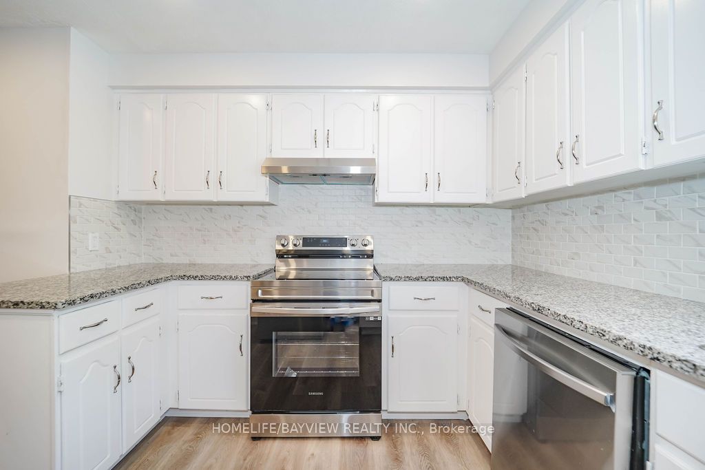 12 Poplar Cres, #34