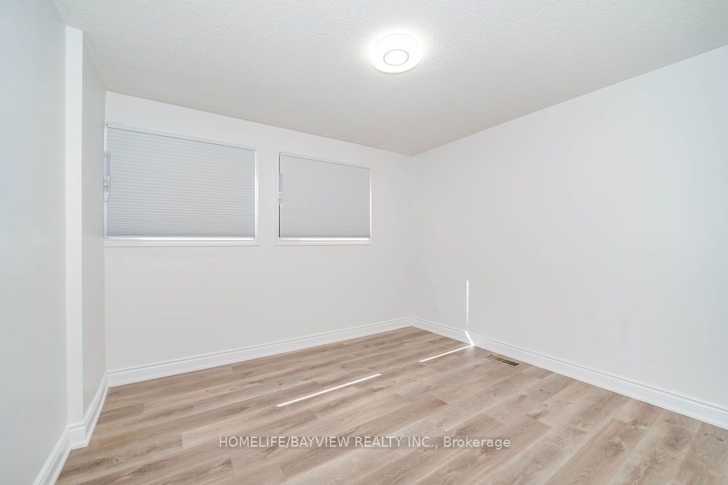 12 Poplar Cres, #34