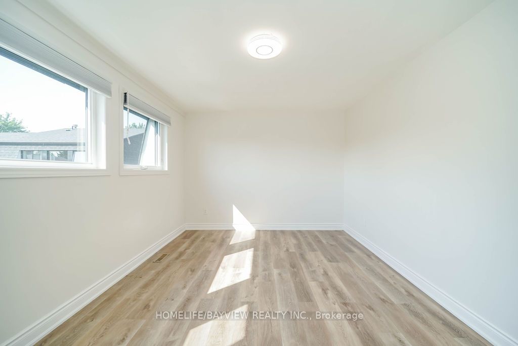 12 Poplar Cres, #34