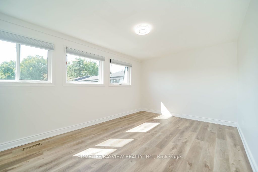 12 Poplar Cres, #34