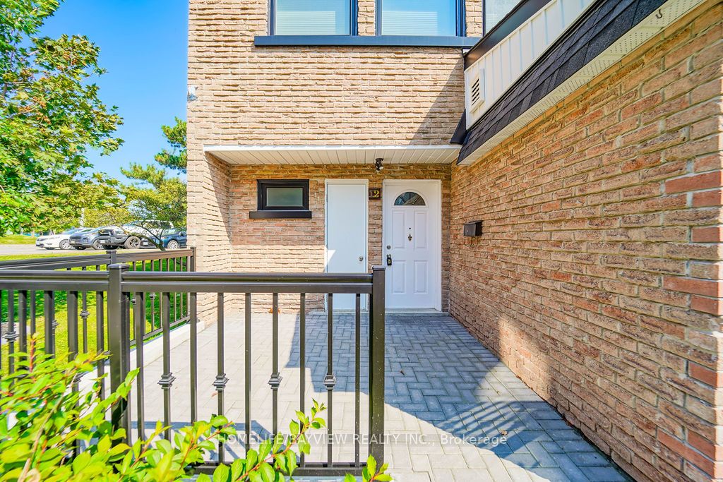 12 Poplar Cres, #34