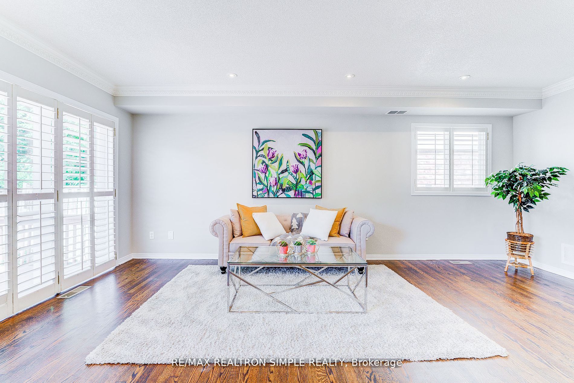 71 Schouten Cres