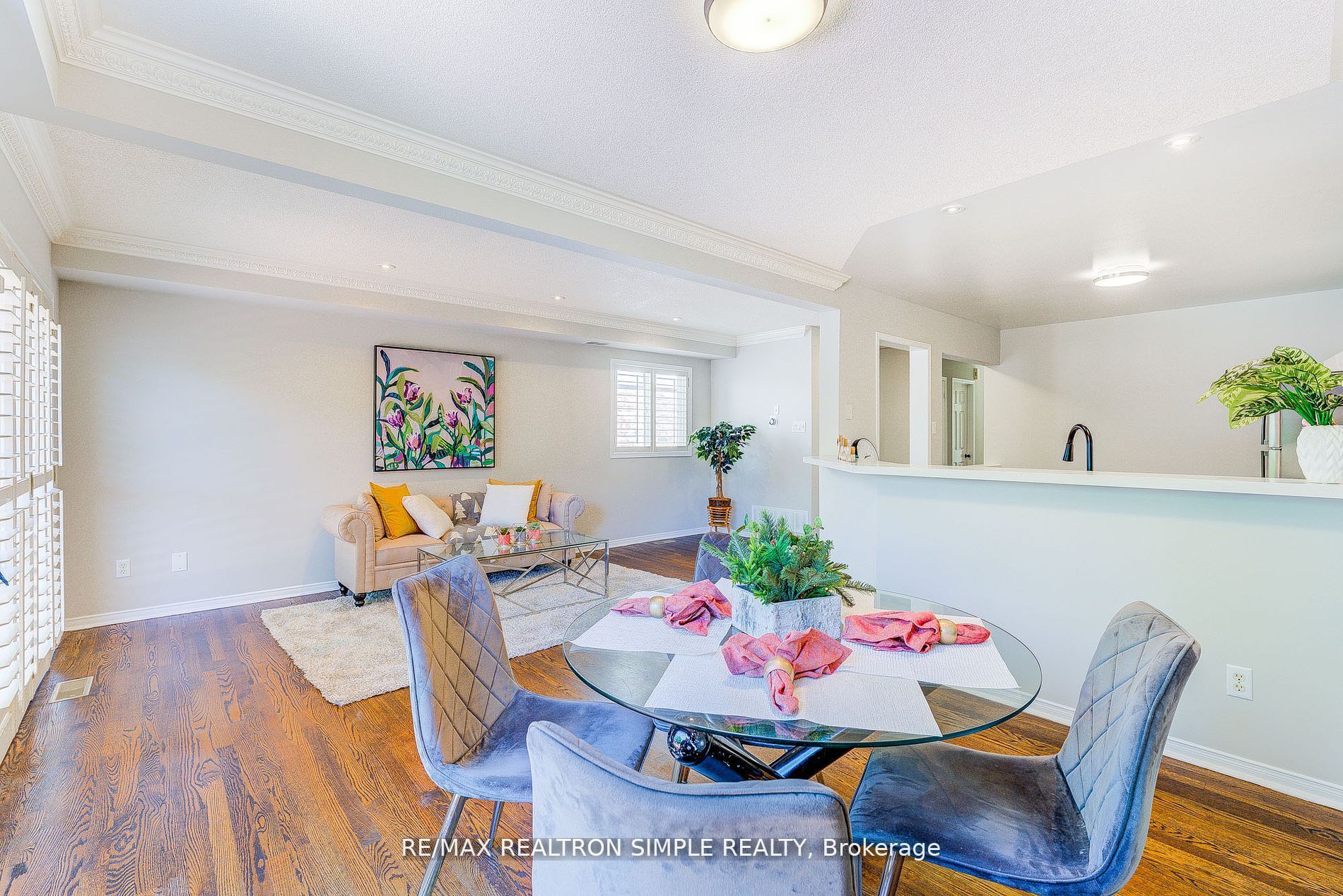 71 Schouten Cres