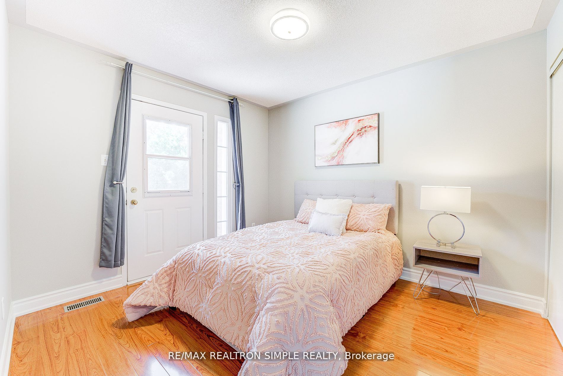 71 Schouten Cres
