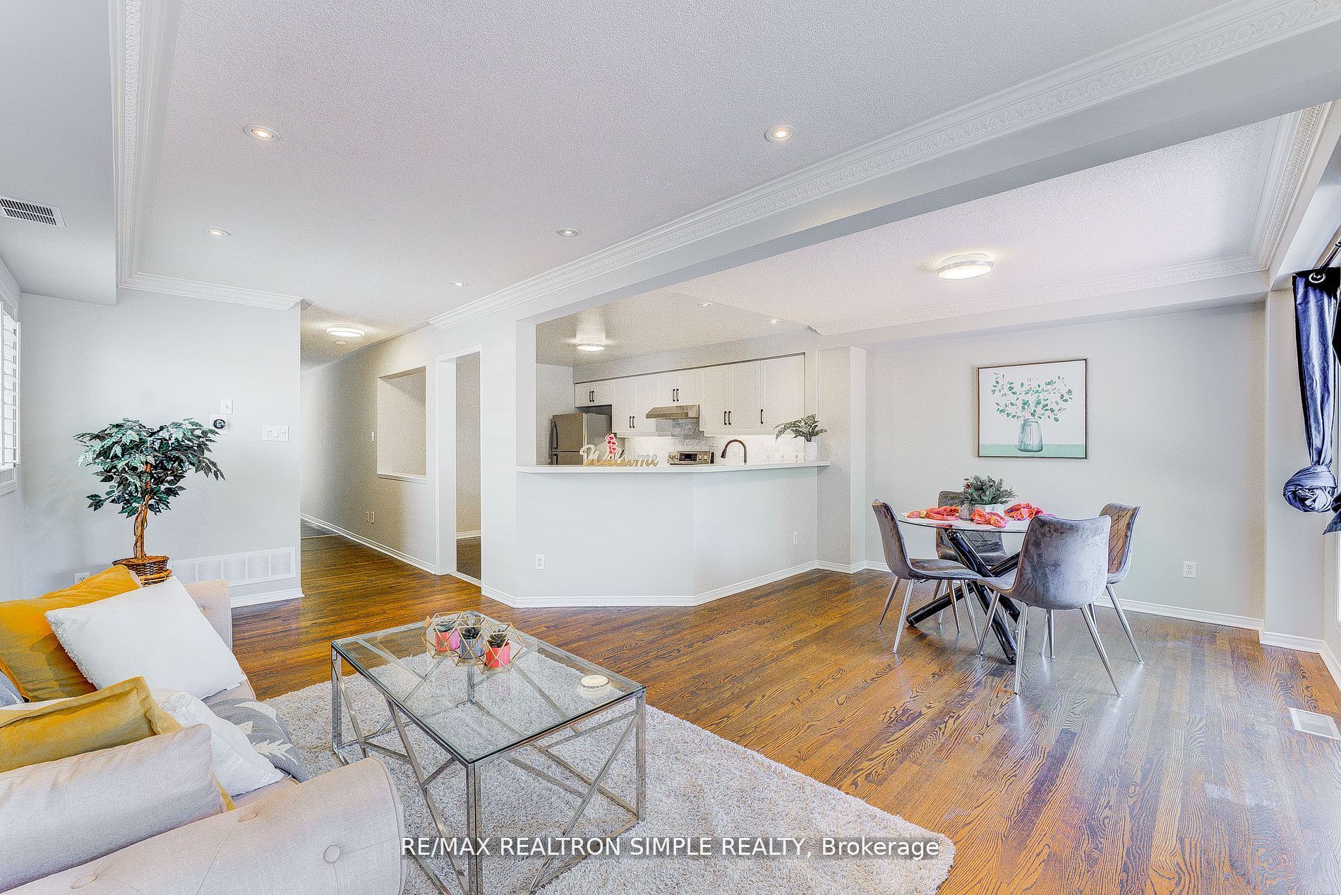 71 Schouten Cres