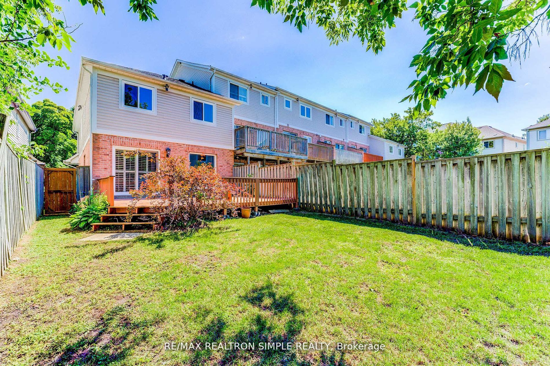 71 Schouten Cres