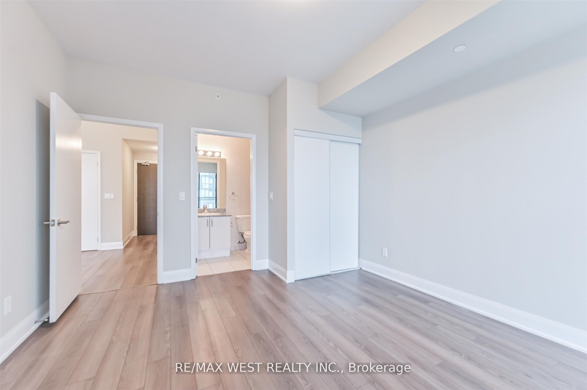 2900 Highway 7 Rd, #606