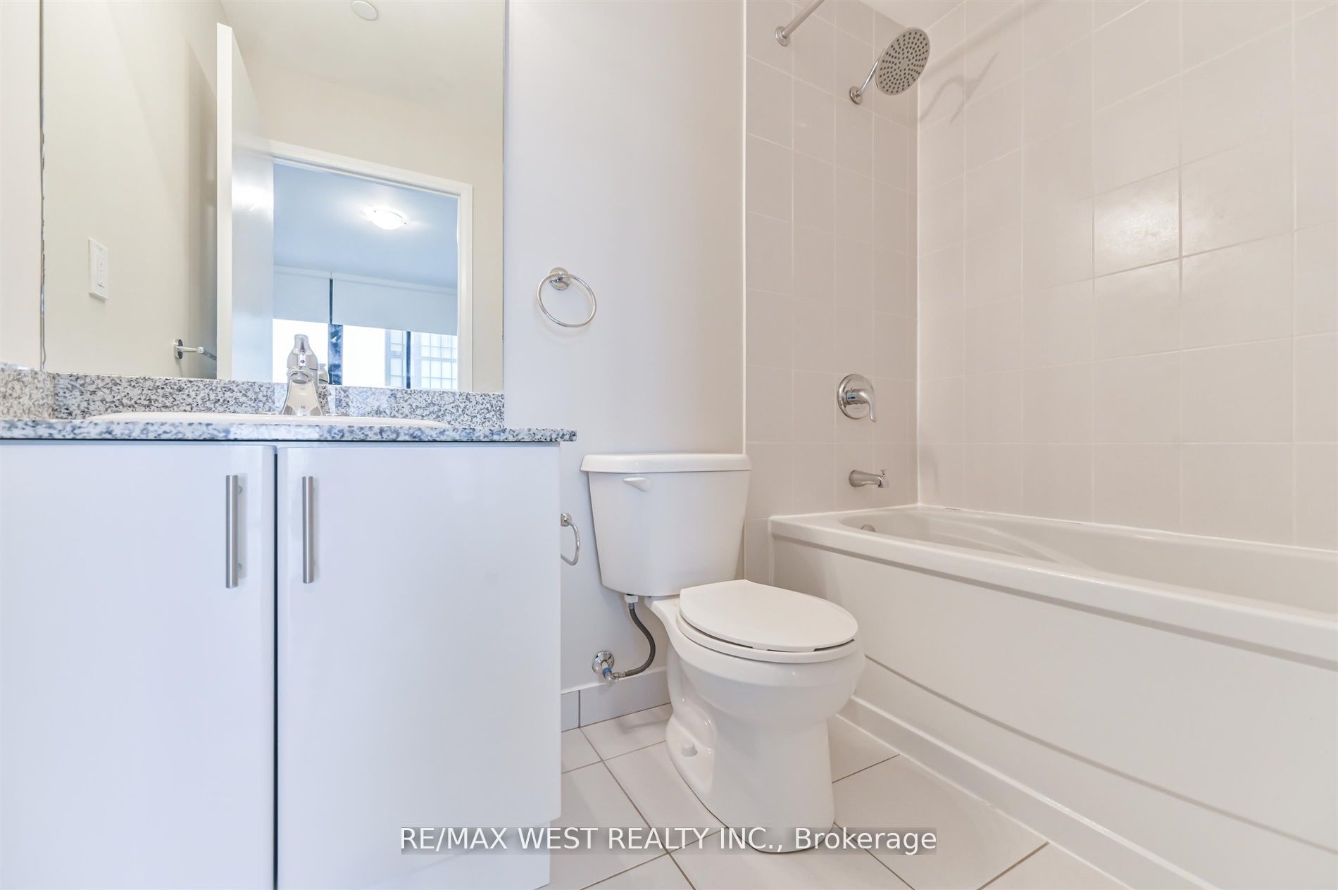 2900 Highway 7 Rd, #606