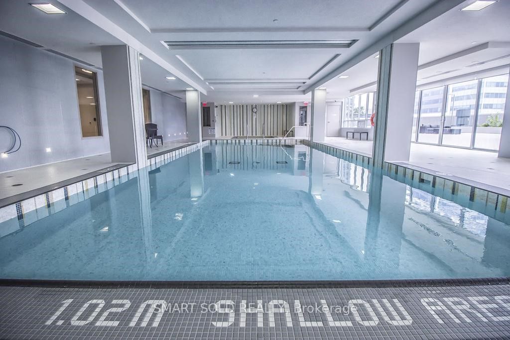 7165 Yonge St, #1110