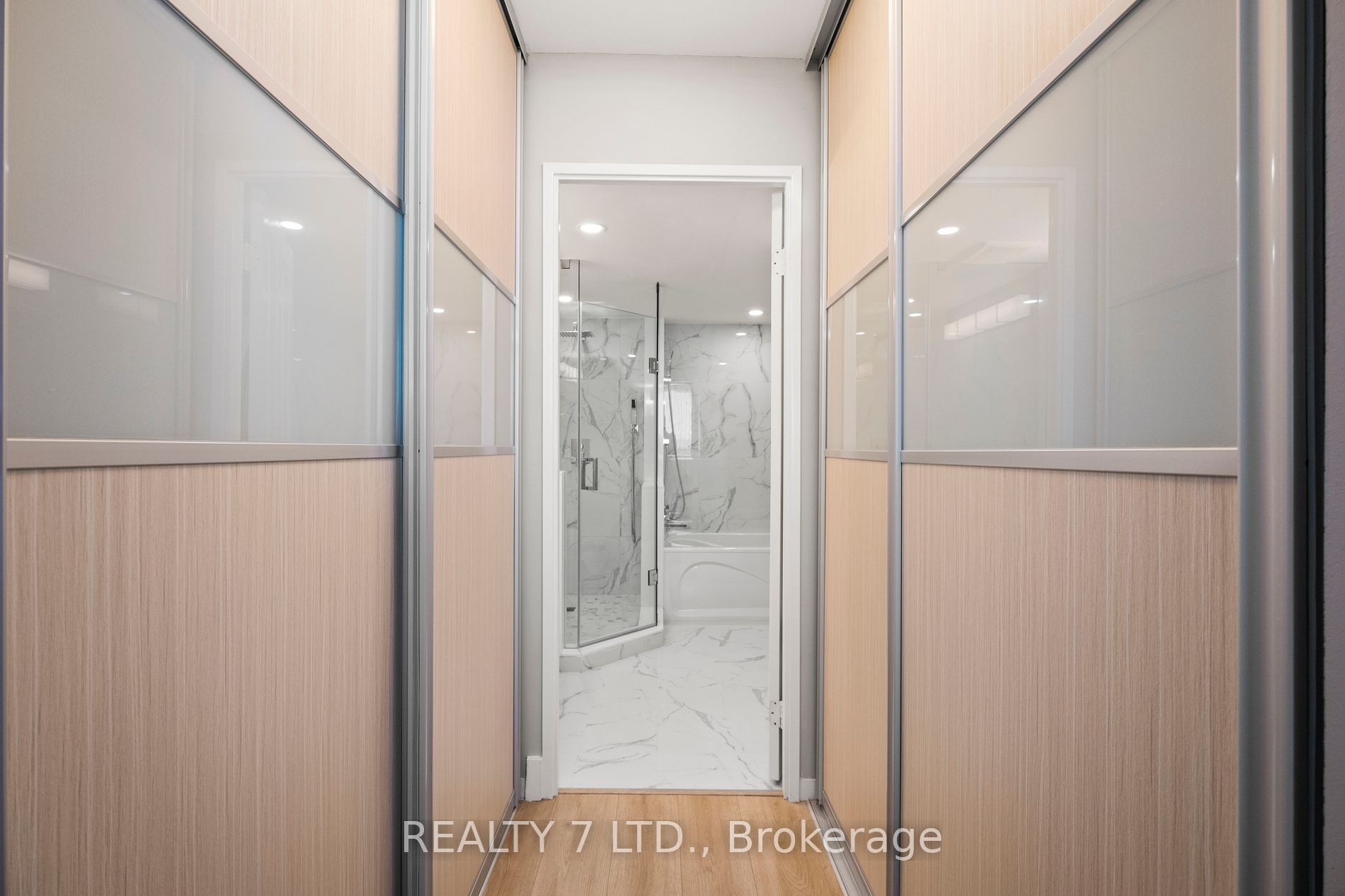 120 Promenade Circ, #909