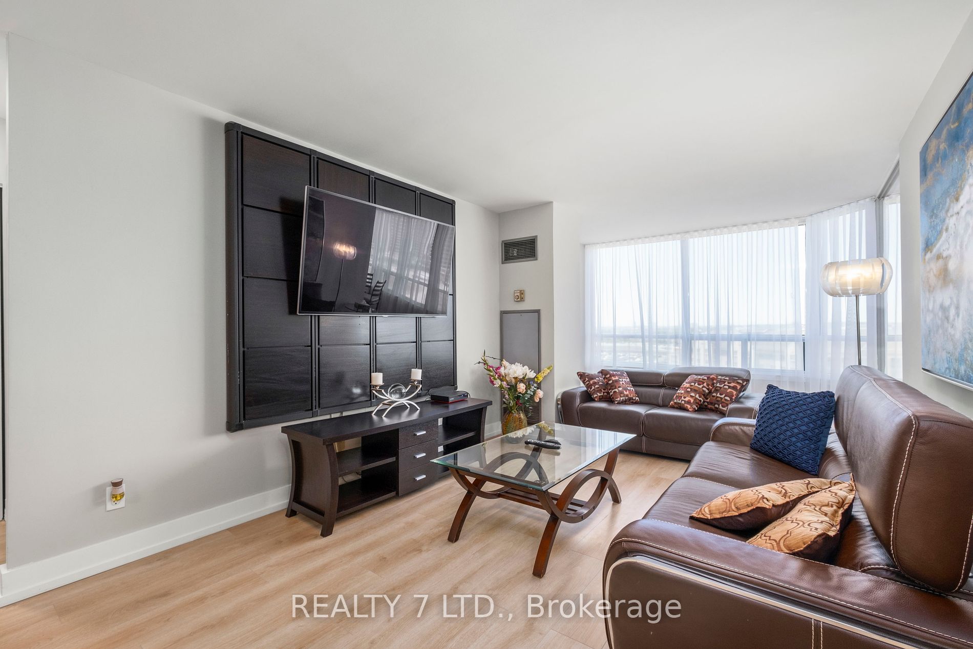 120 Promenade Circ, #909