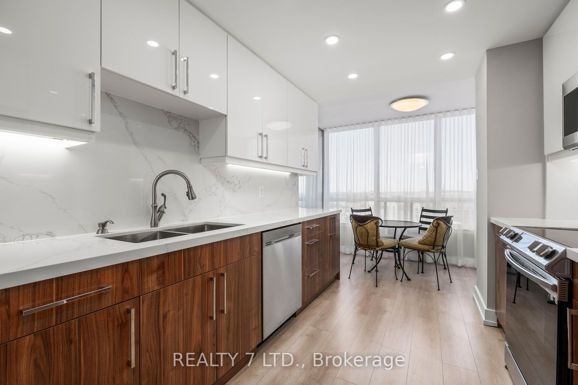 120 Promenade Circ, #909