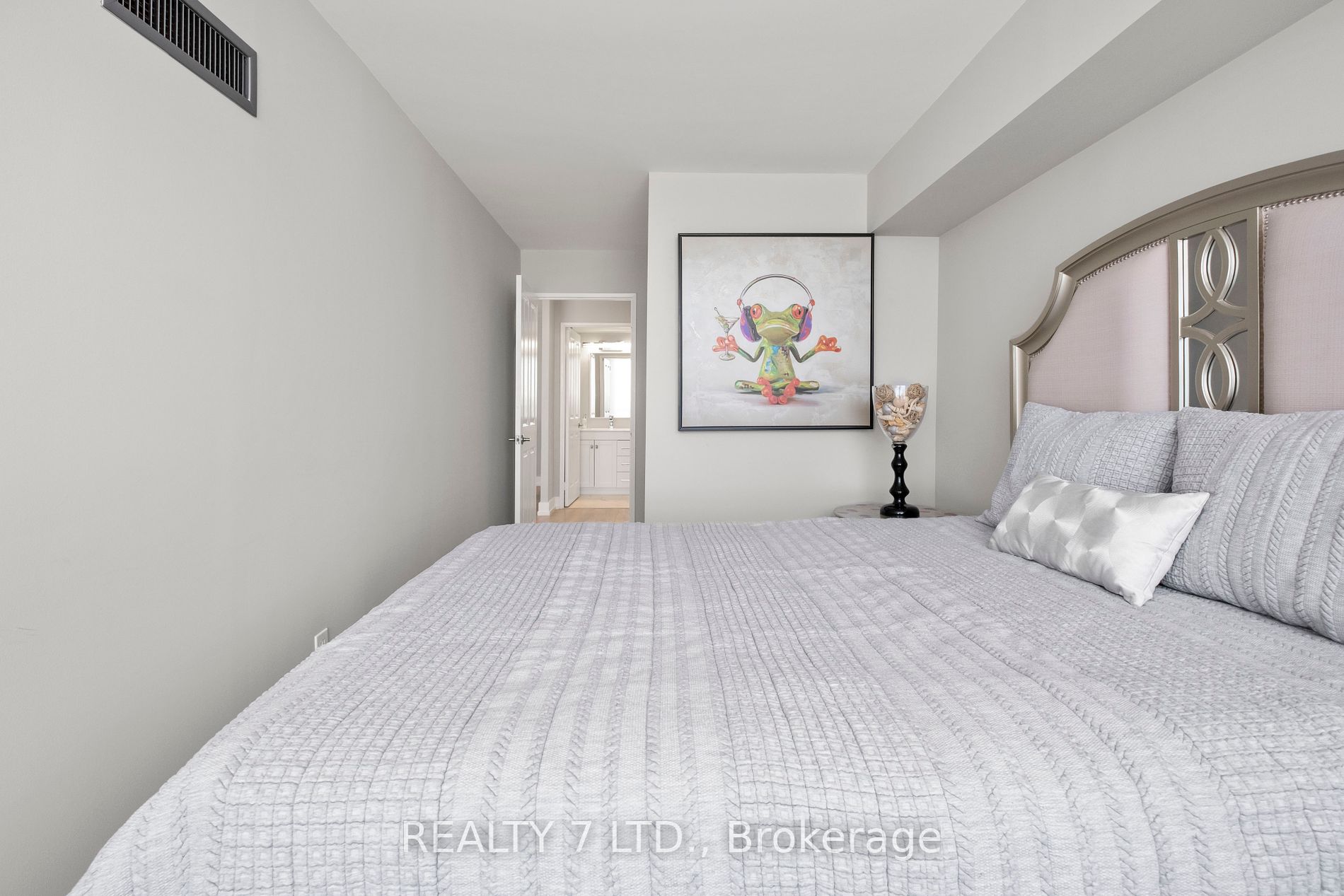 120 Promenade Circ, #909