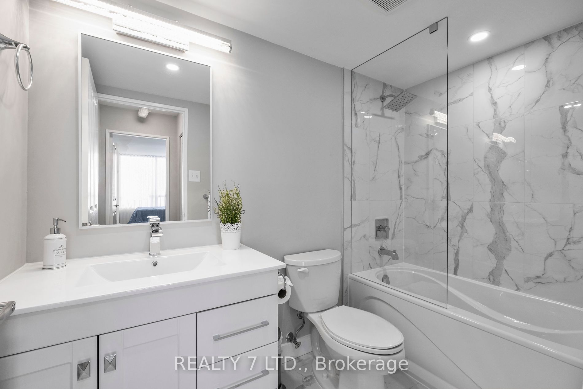 120 Promenade Circ, #909