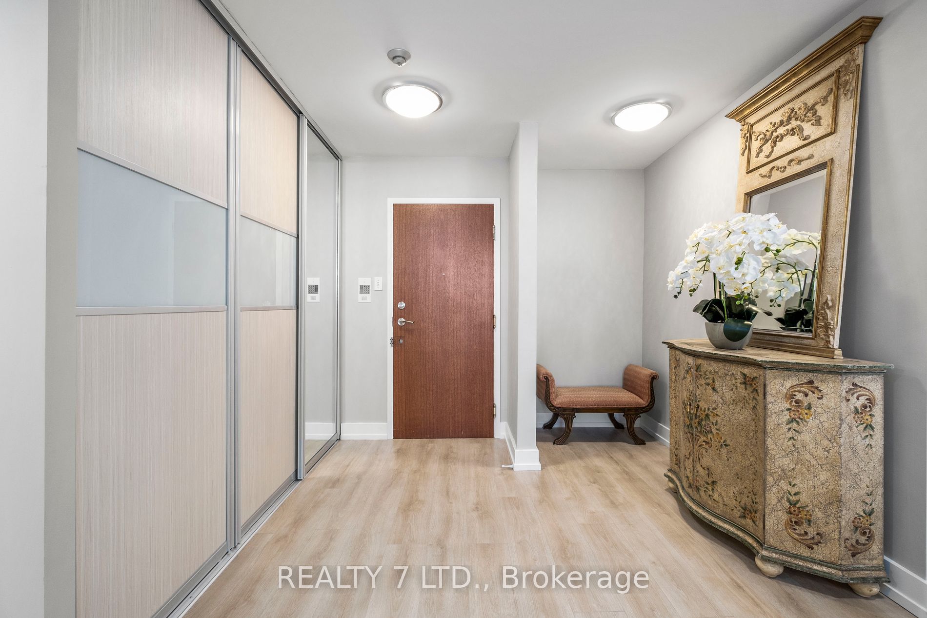120 Promenade Circ, #909