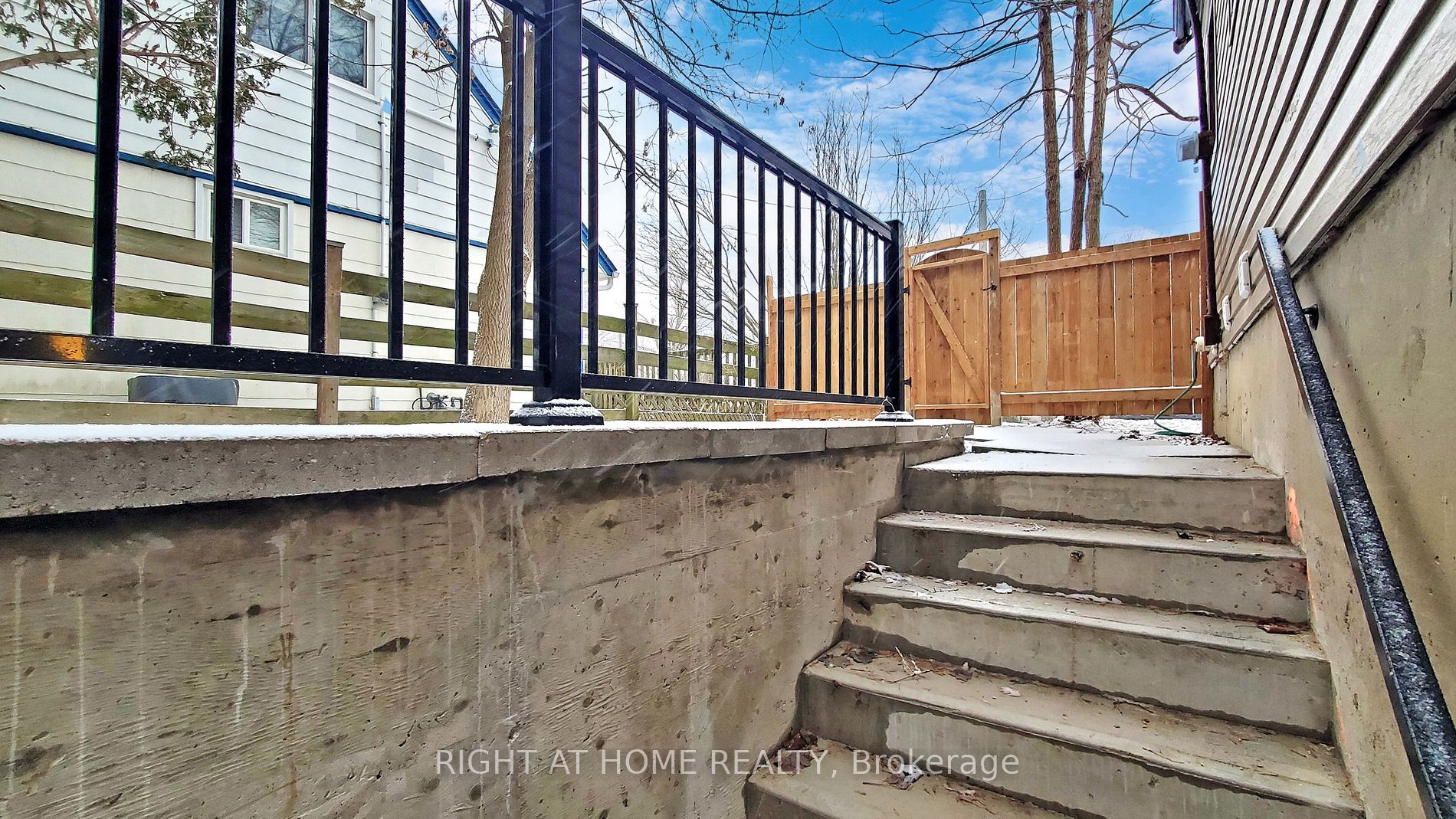 265 Andrew St