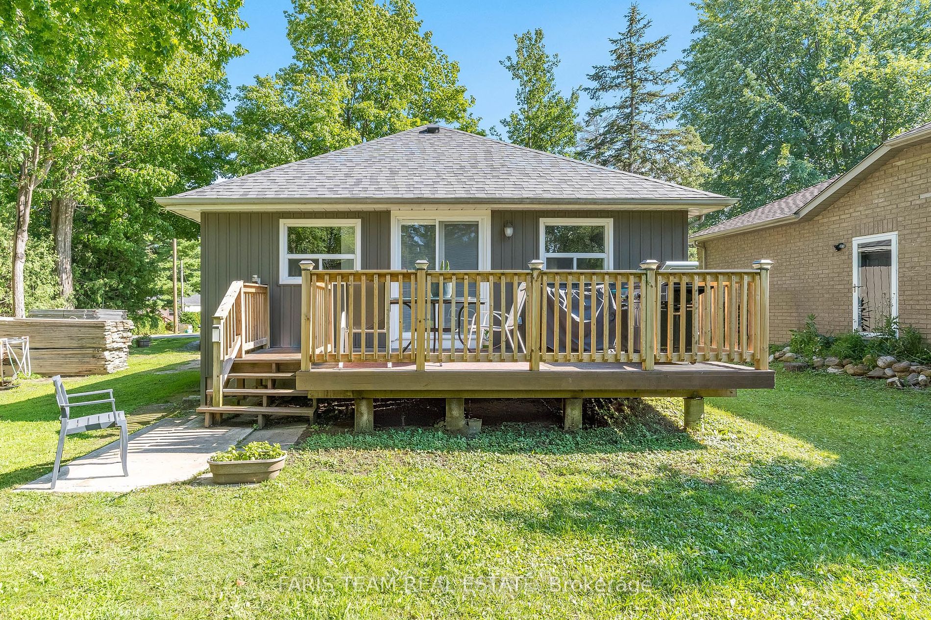 882 Kennedy Rd