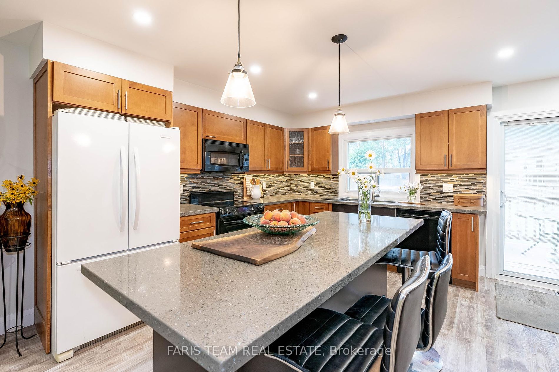 882 Kennedy Rd