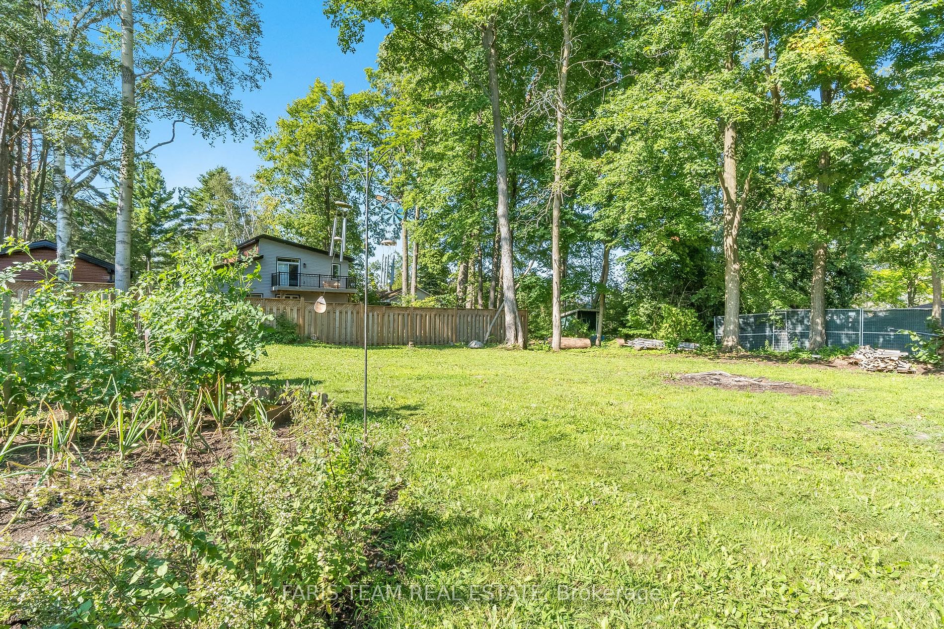 882 Kennedy Rd