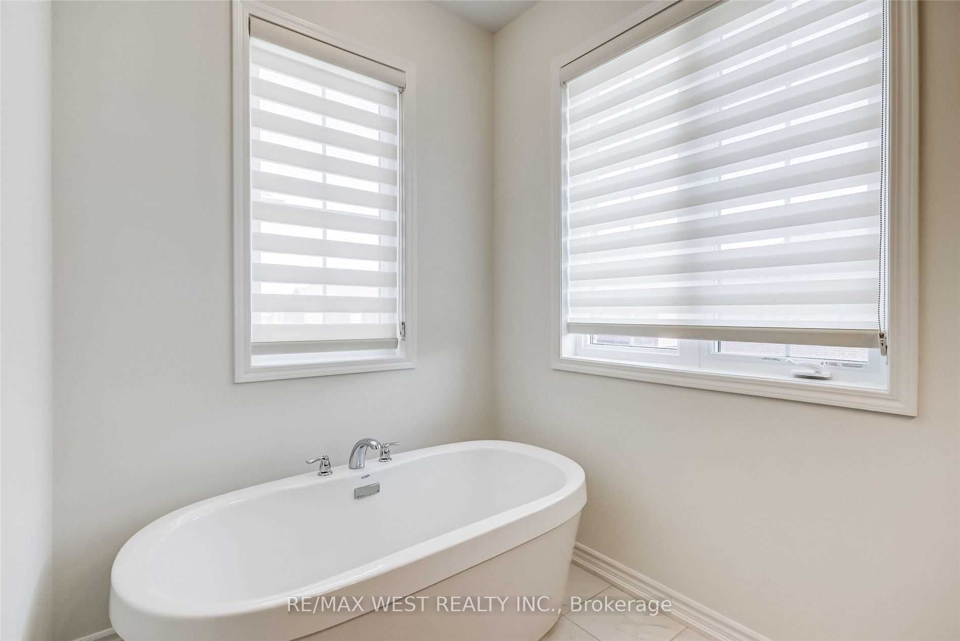 37 Chorus Cres