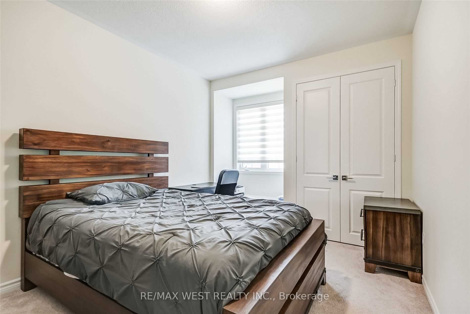 37 Chorus Cres