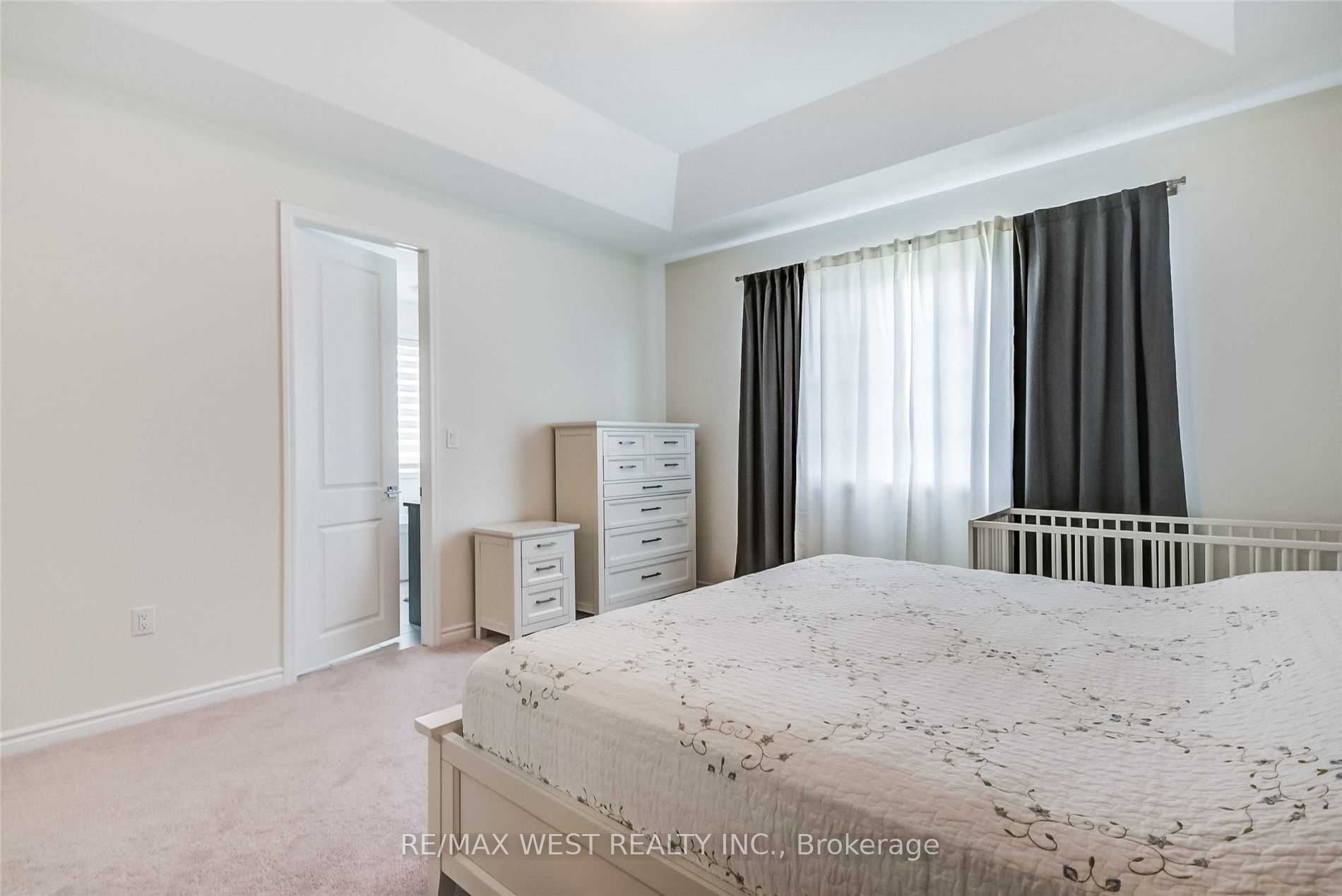 37 Chorus Cres
