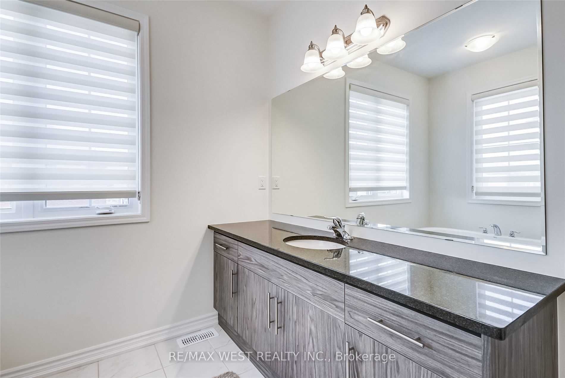 37 Chorus Cres