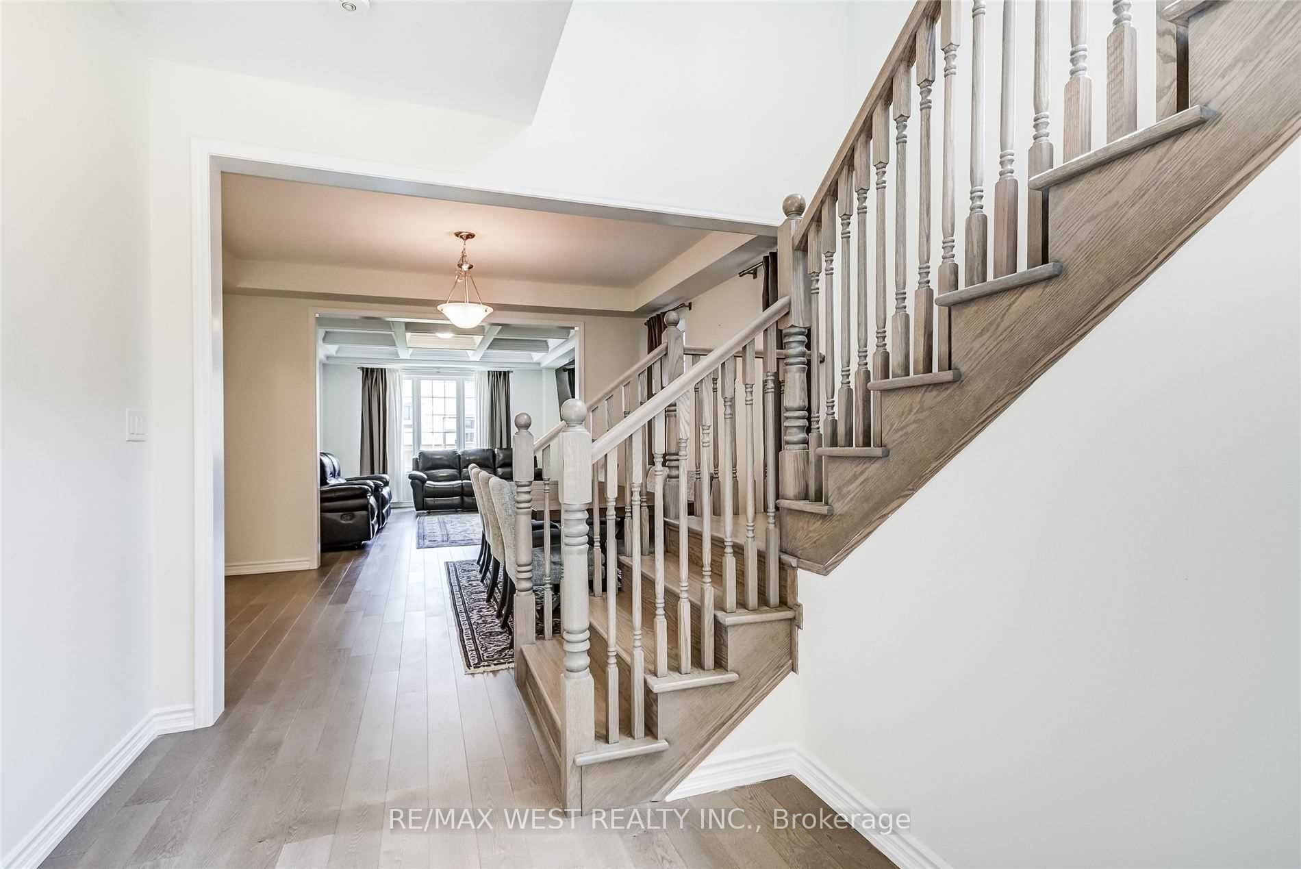 37 Chorus Cres