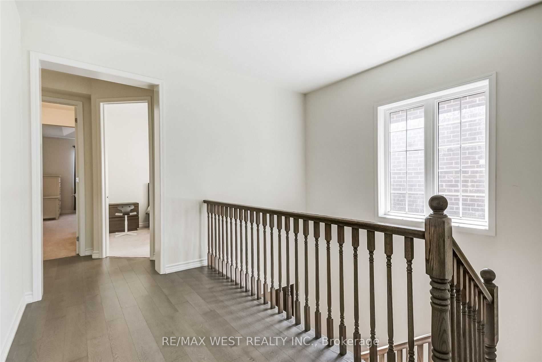 37 Chorus Cres
