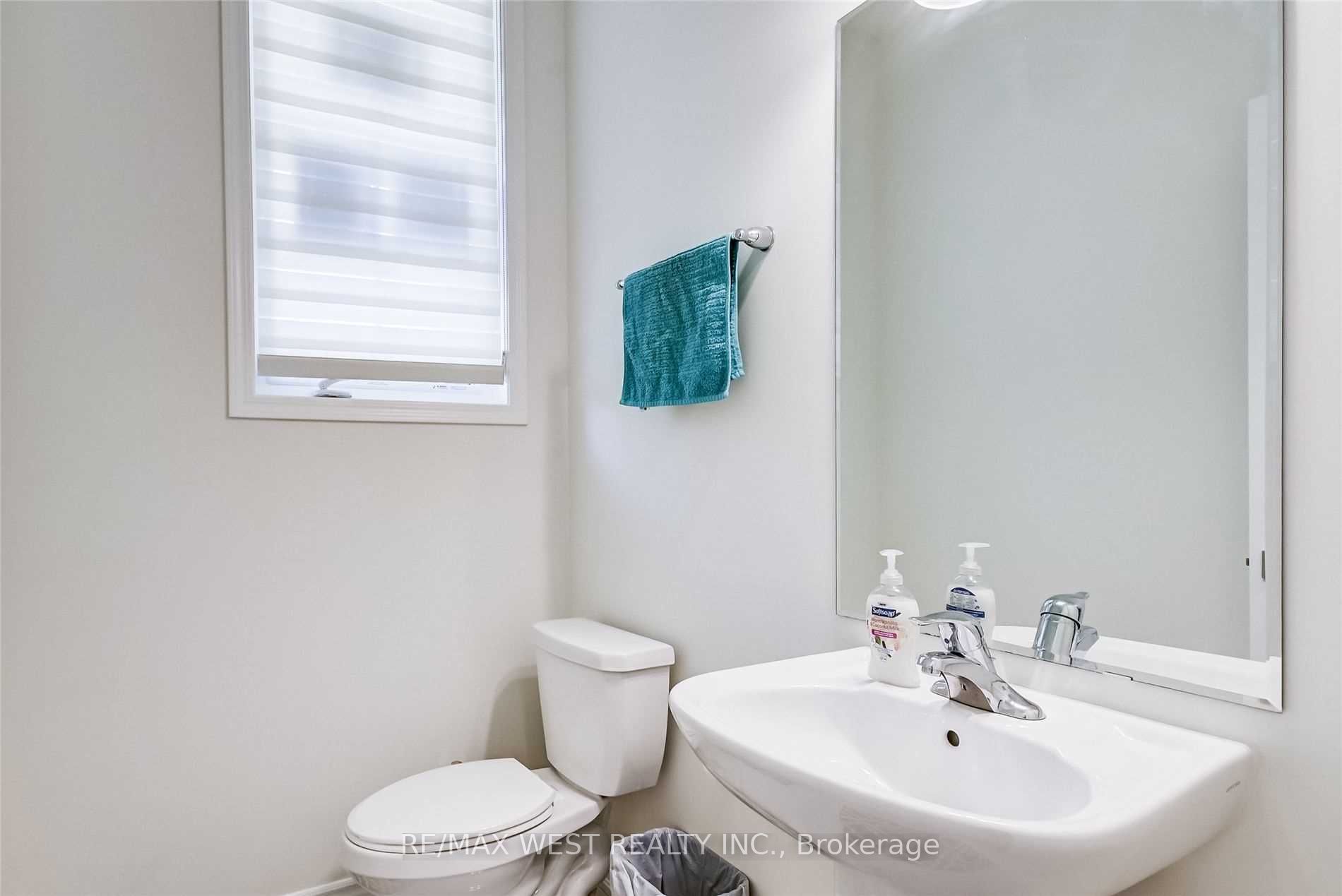 37 Chorus Cres
