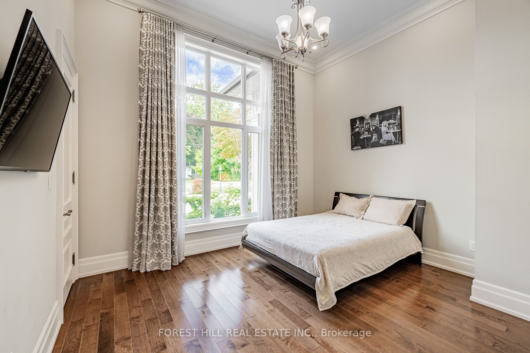 223 Crestwood Rd