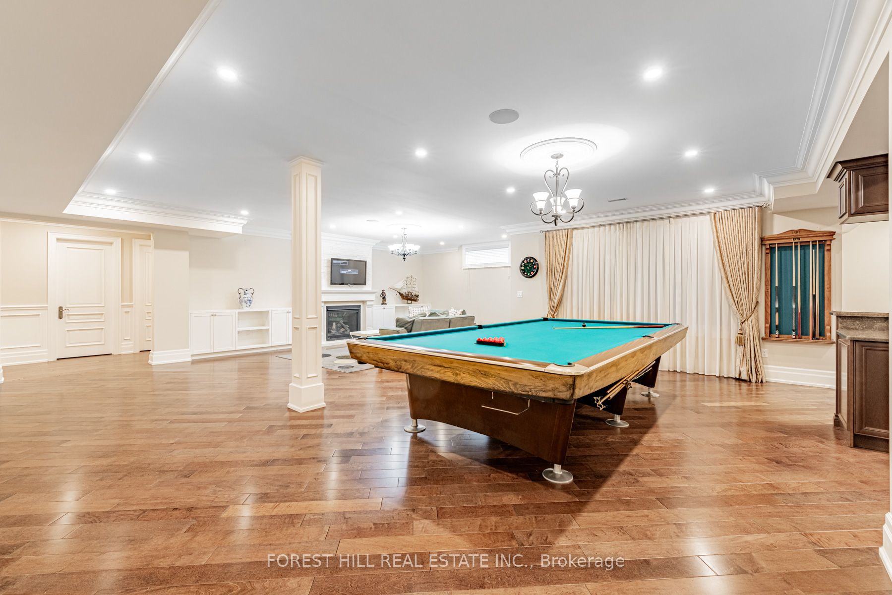 223 Crestwood Rd