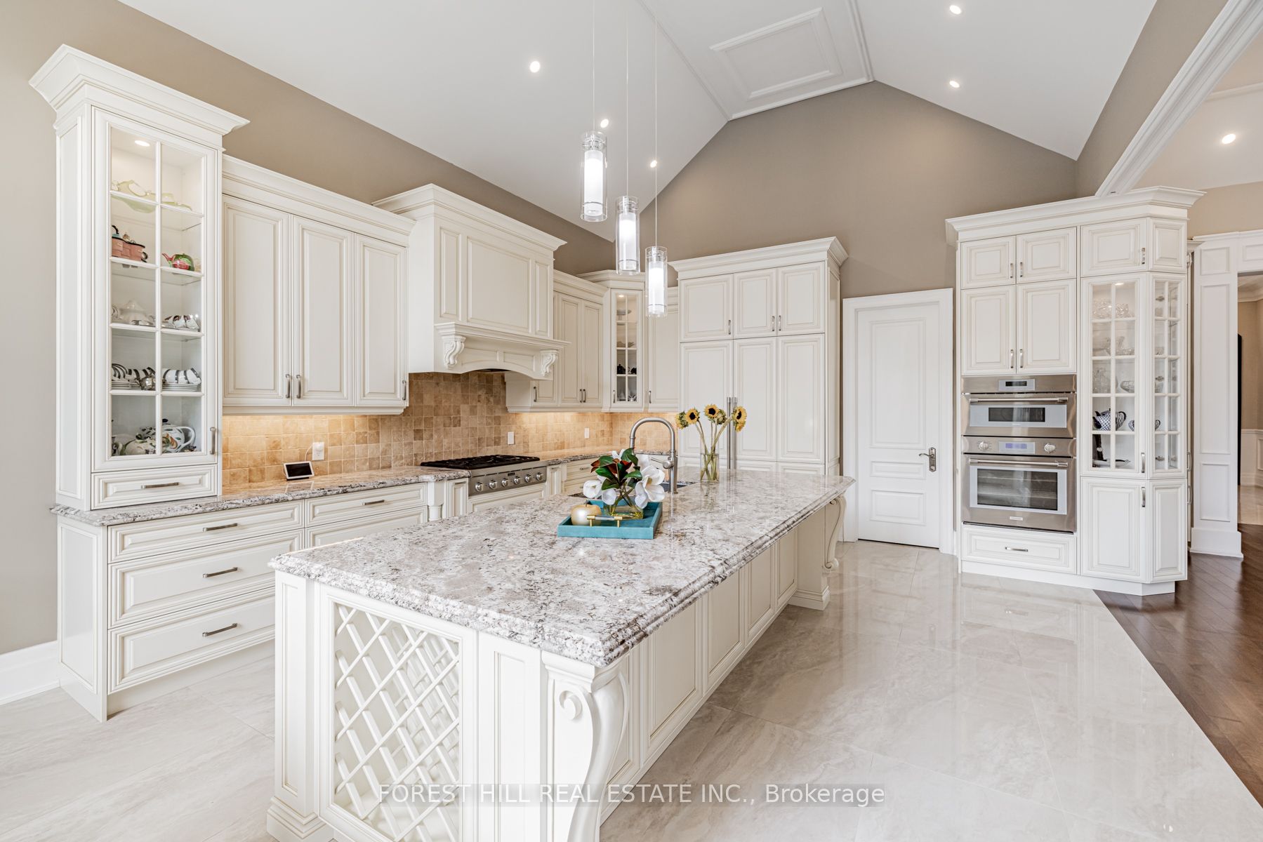 223 Crestwood Rd