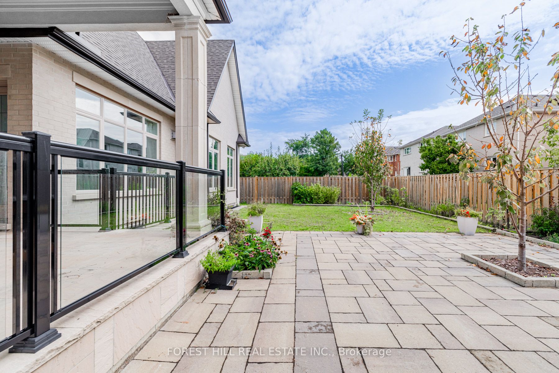 223 Crestwood Rd
