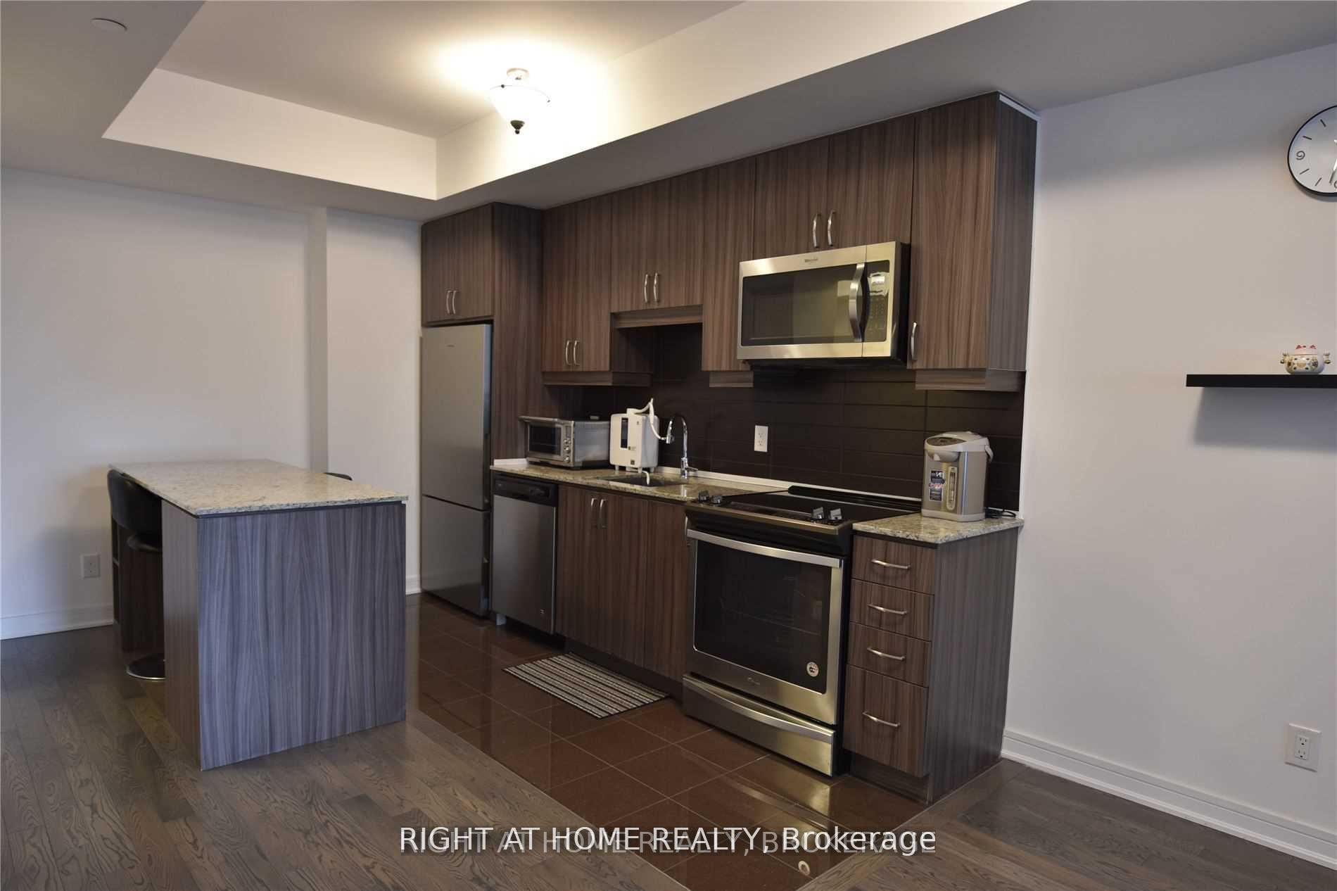 9199 Yonge St, #517