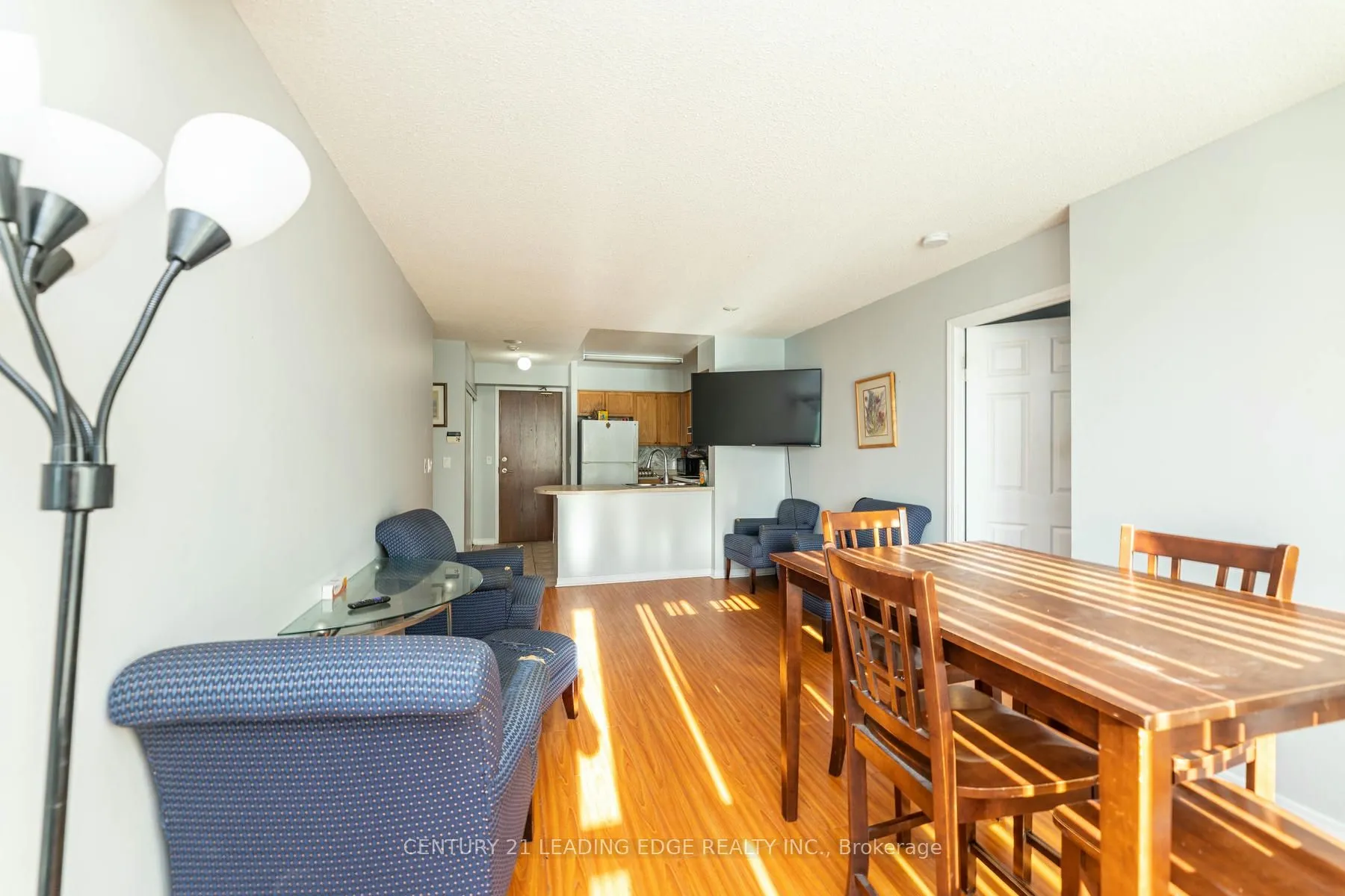 11 Oneida Cres, #712