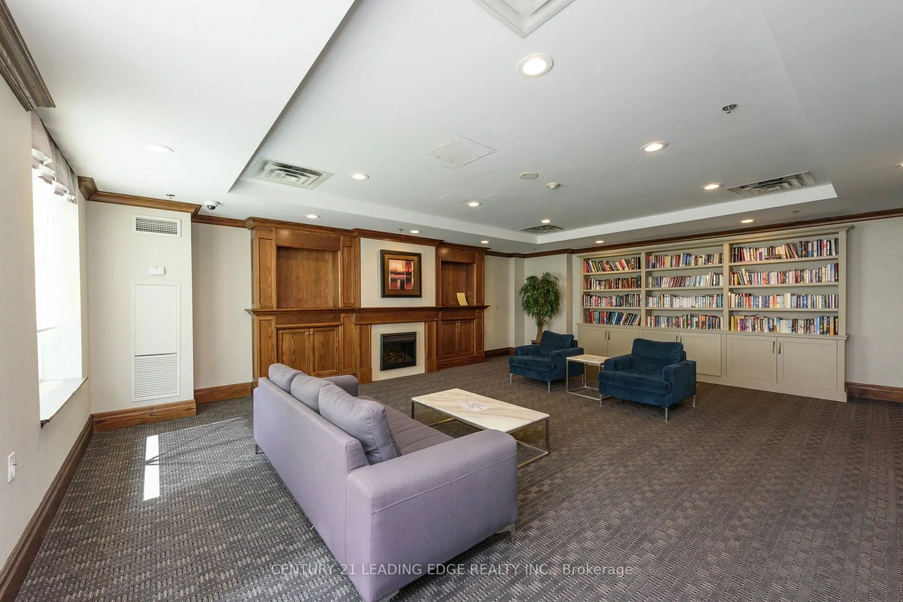11 Oneida Cres, #712