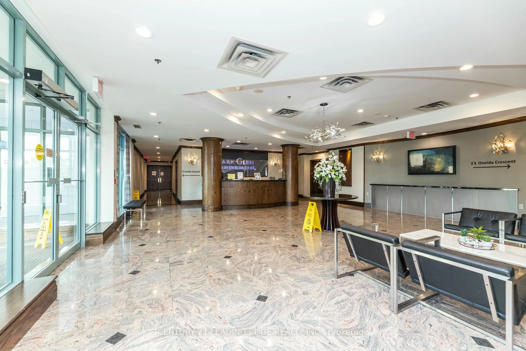 11 Oneida Cres, #712
