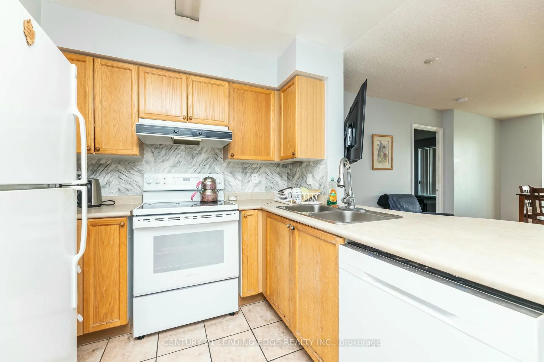 11 Oneida Cres, #712