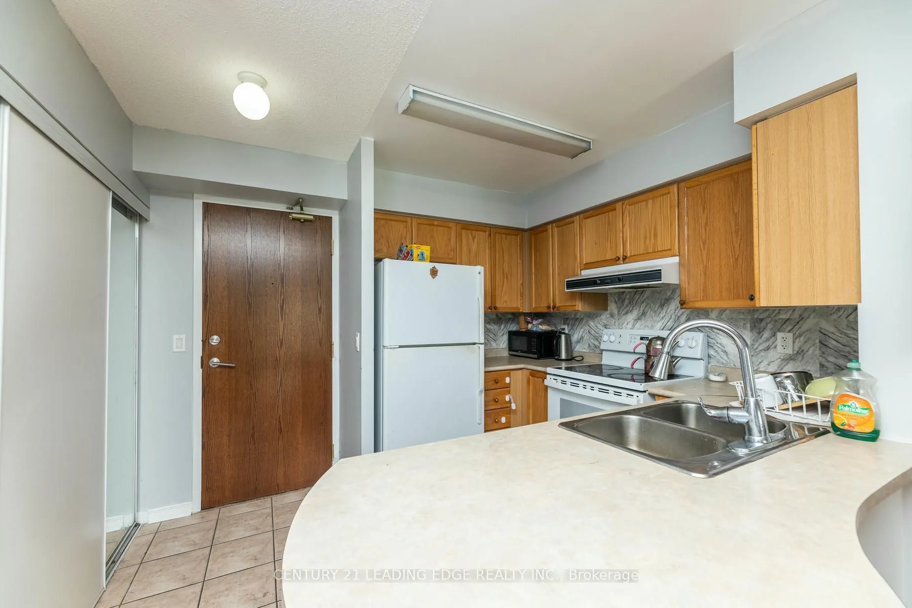 11 Oneida Cres, #712