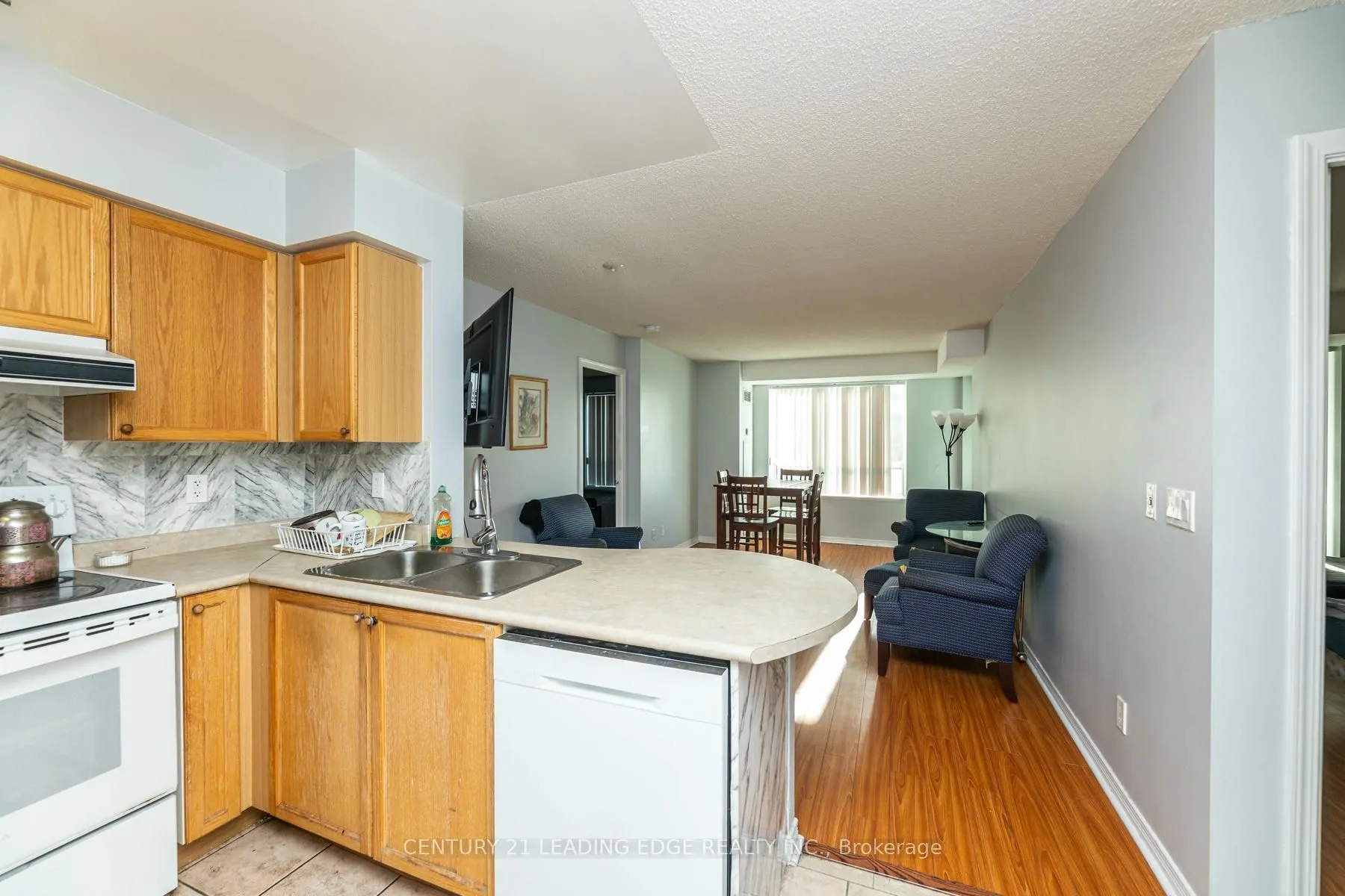 11 Oneida Cres, #712