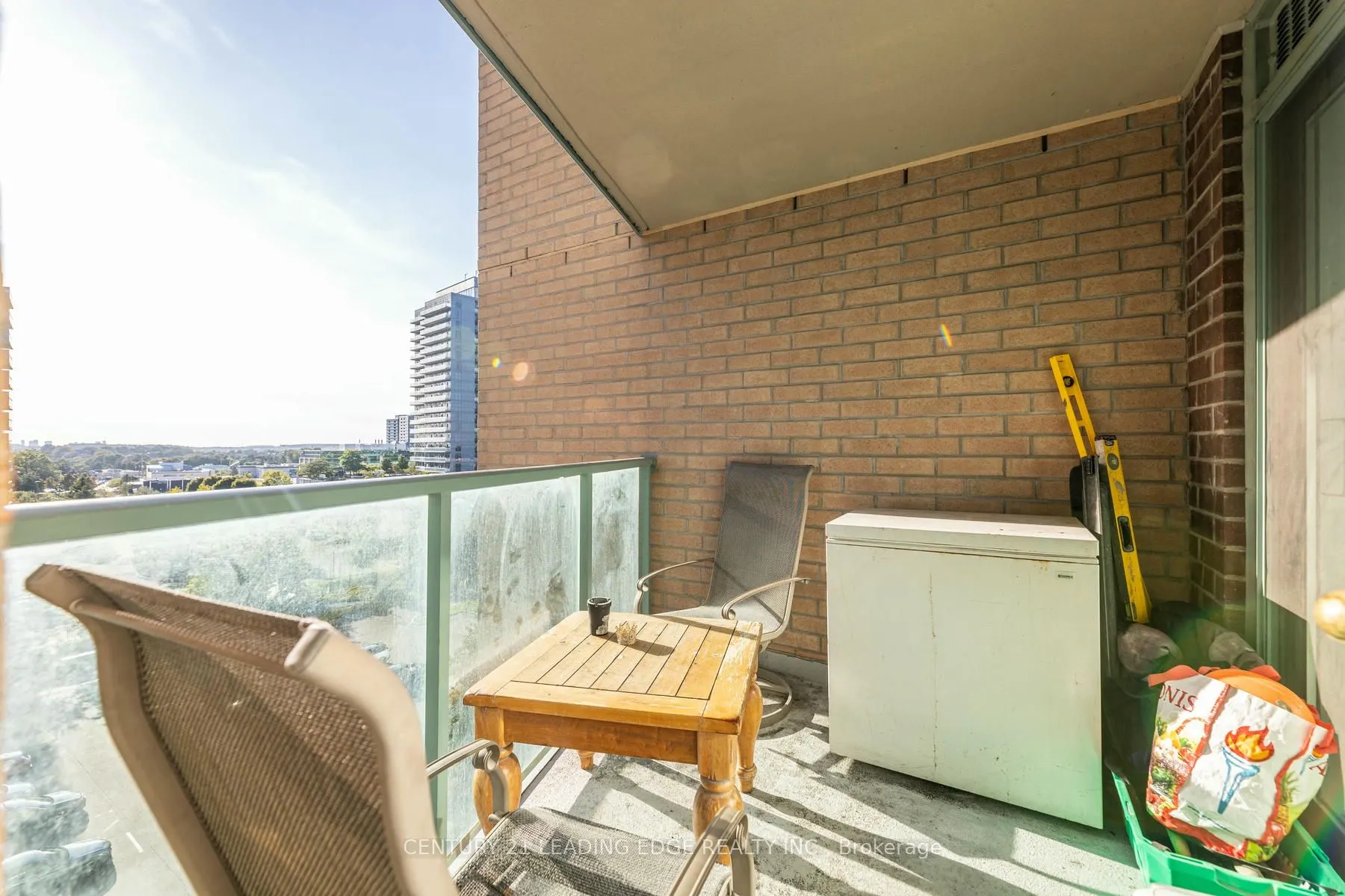 11 Oneida Cres, #712