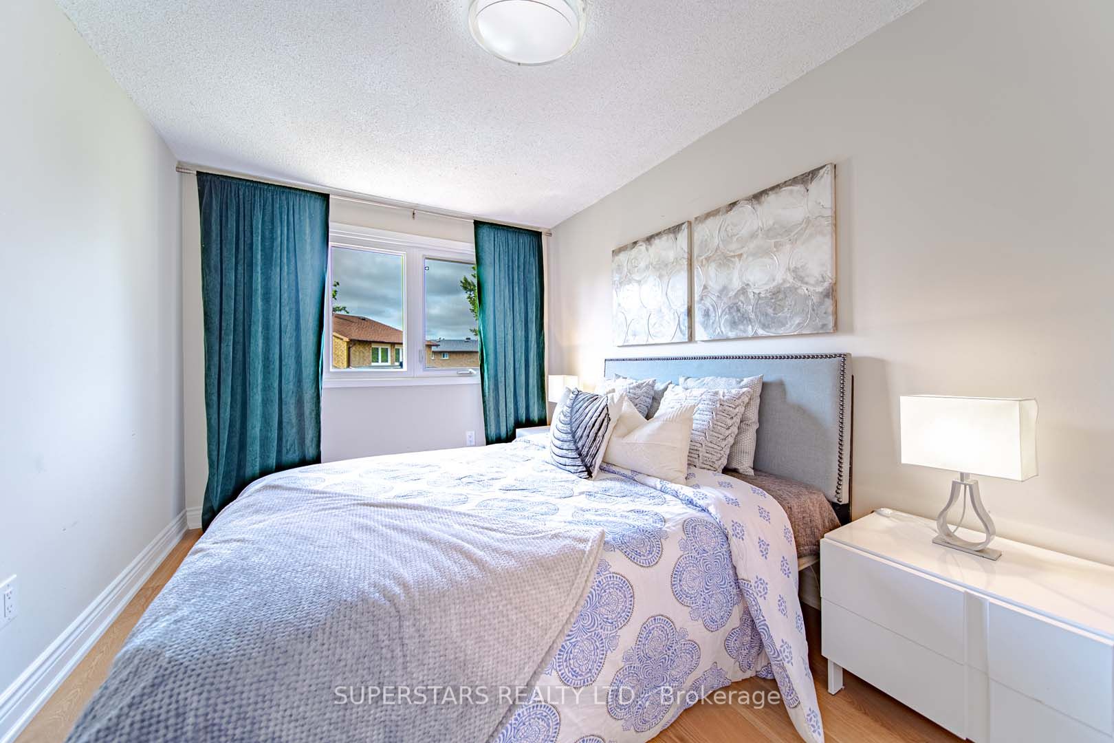 76 Cottsmore Cres