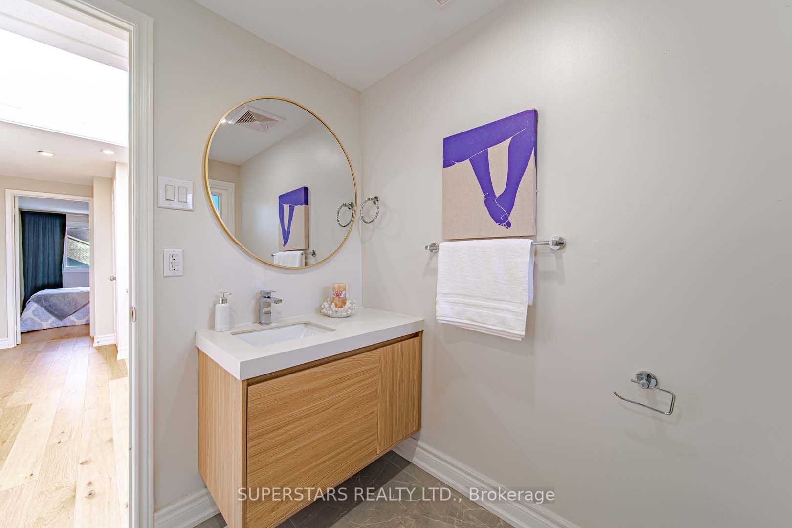 76 Cottsmore Cres