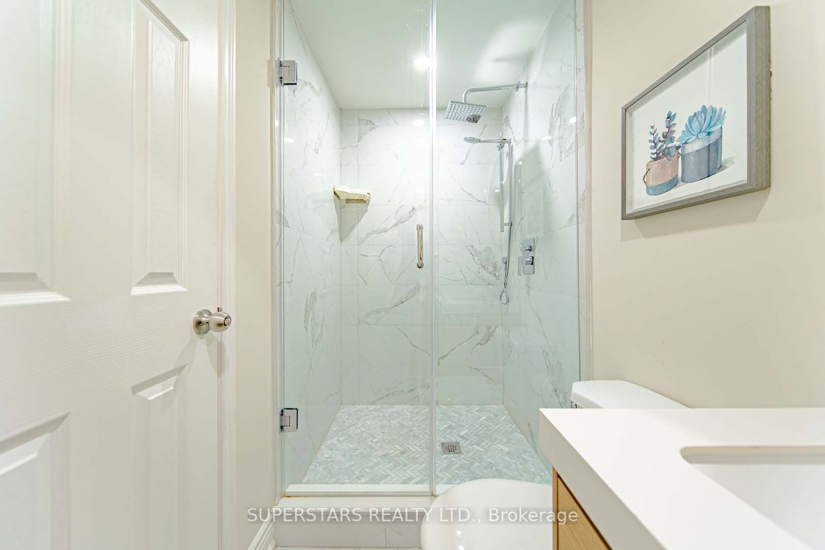 76 Cottsmore Cres