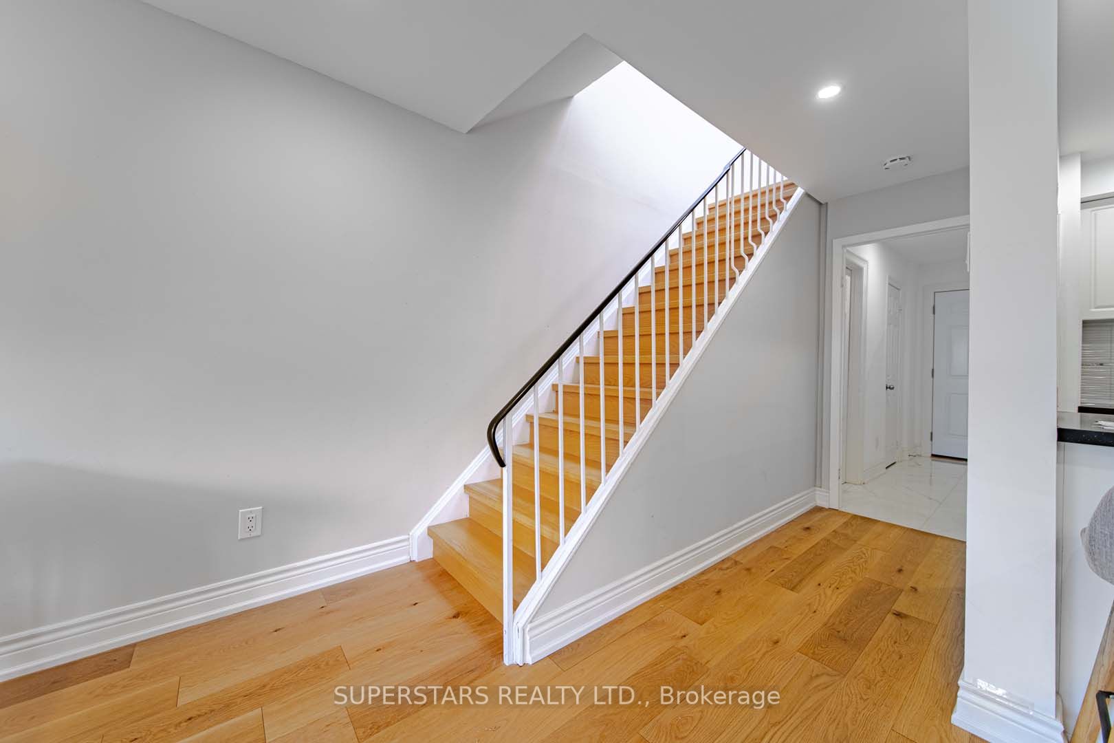 76 Cottsmore Cres