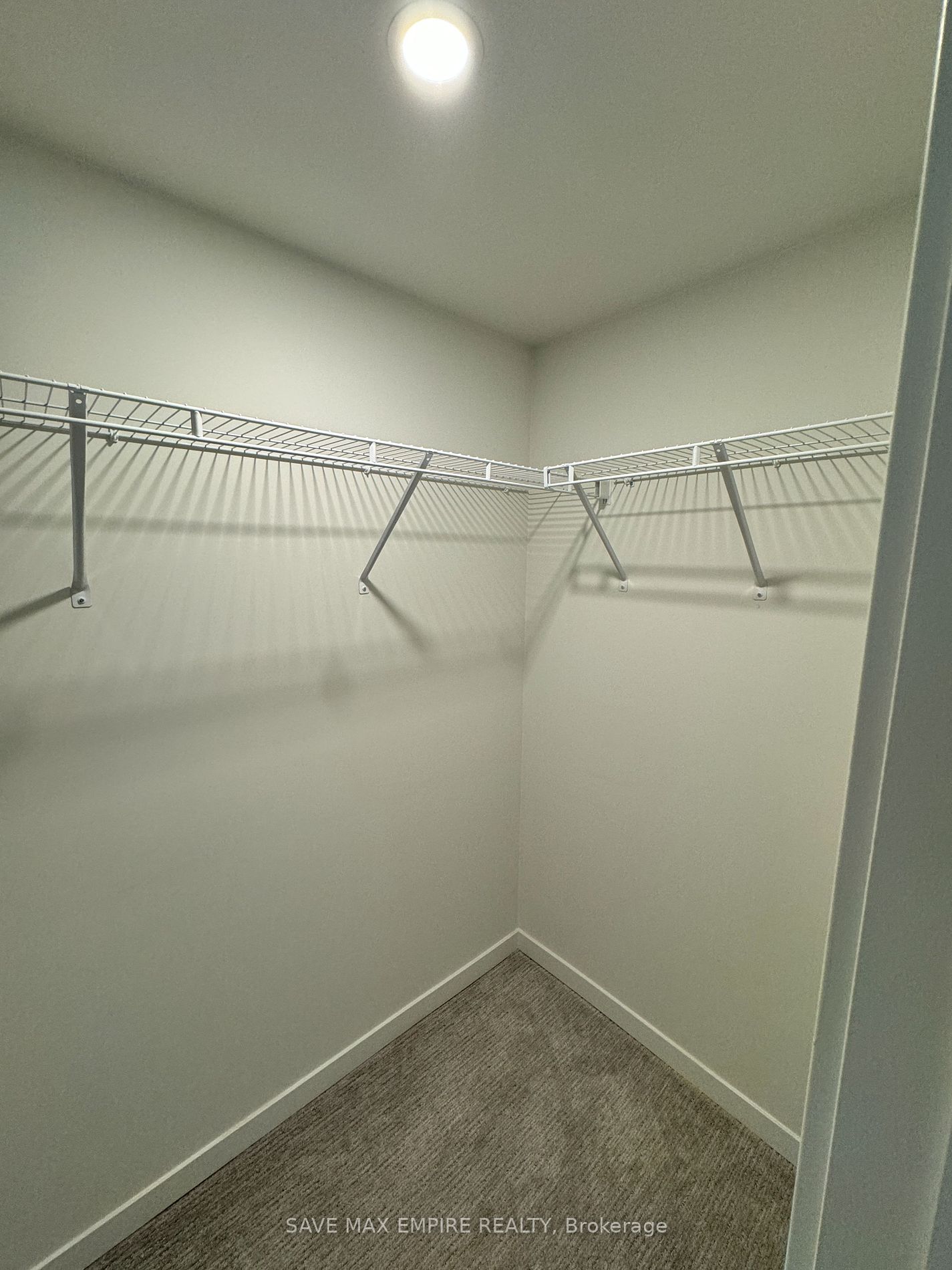 140 Honeycrisp Cres, #300