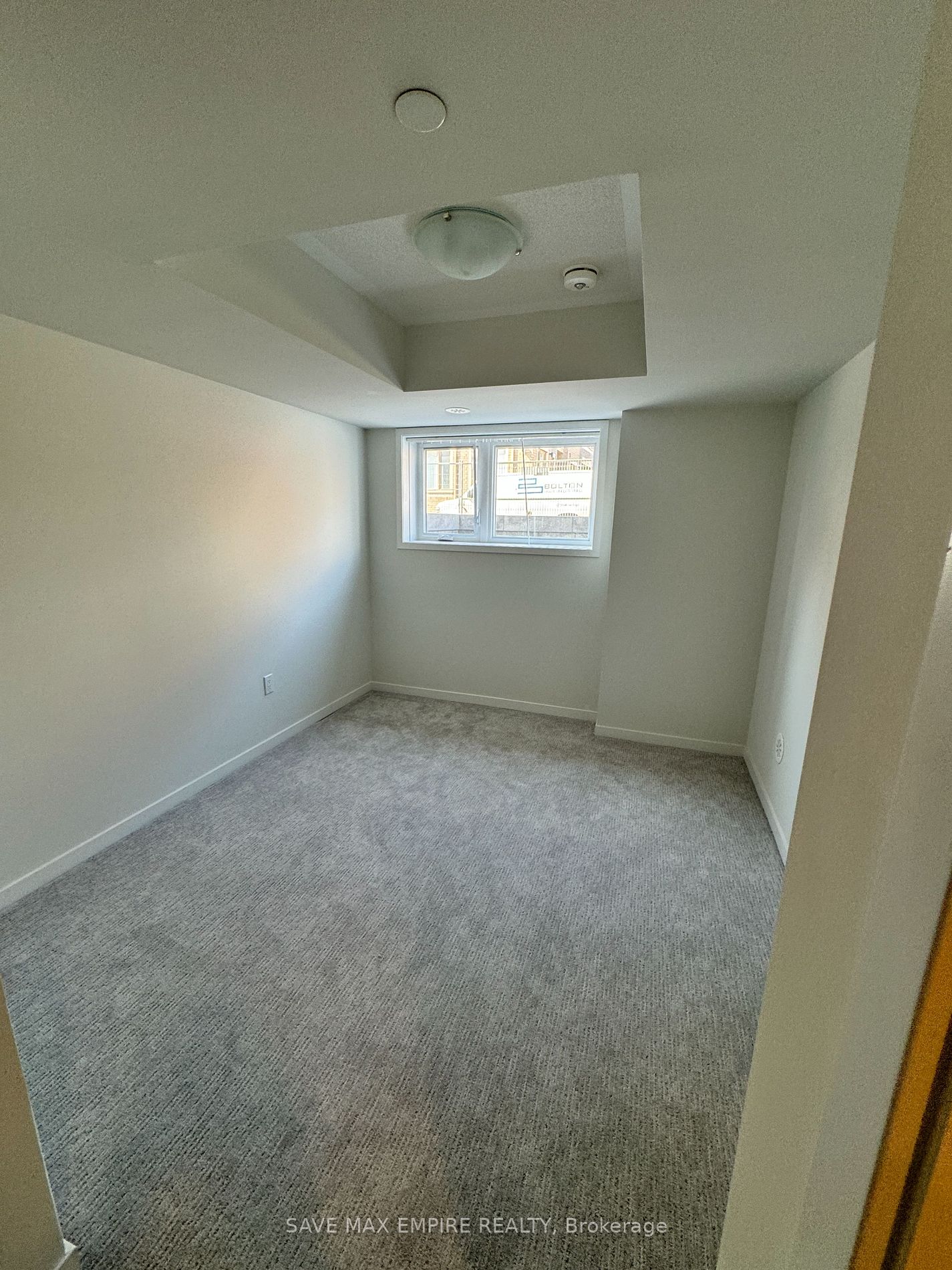 140 Honeycrisp Cres, #300