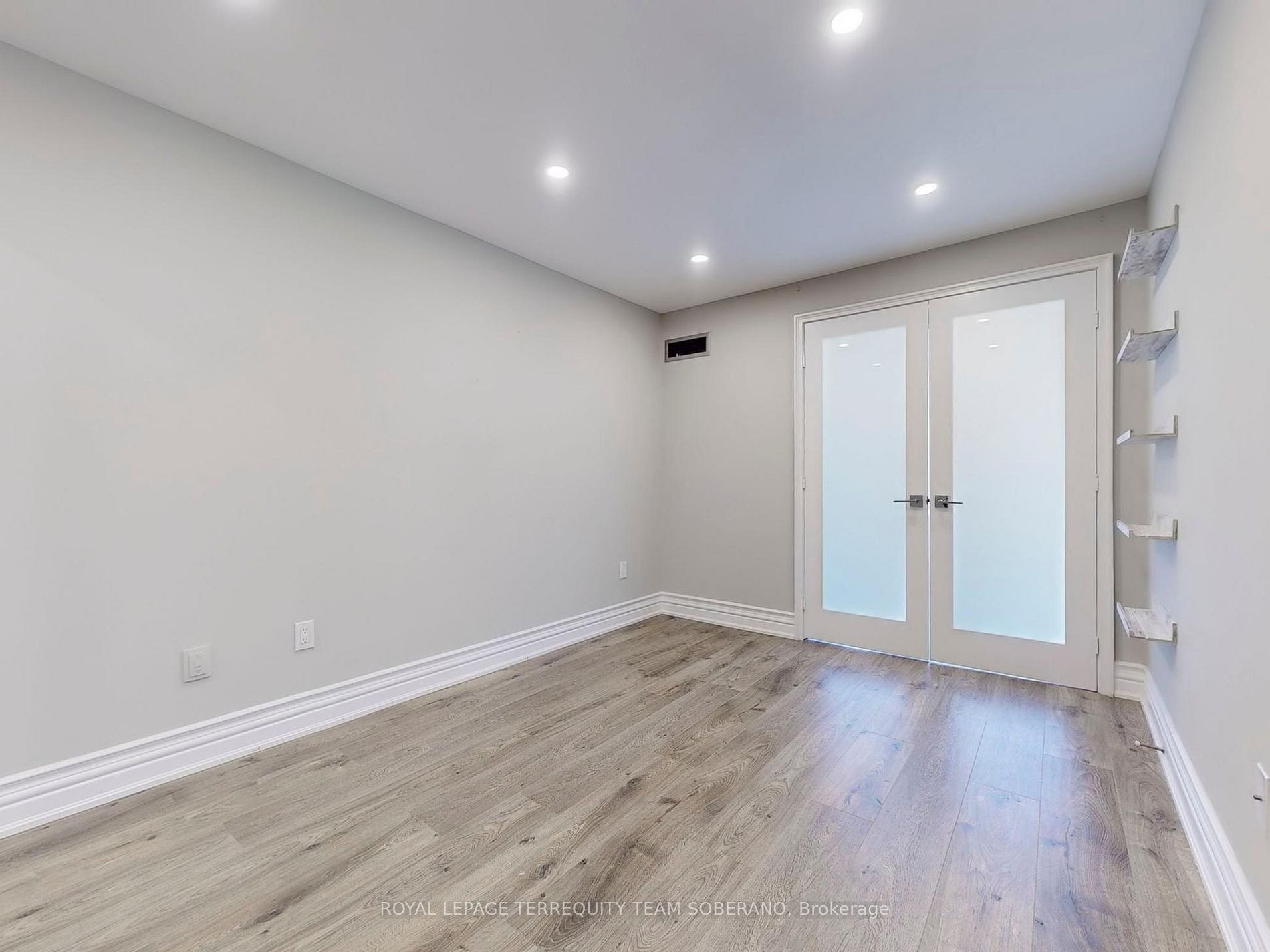 7 Townsgate Dr, #312